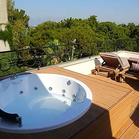Perge Pine (adults Only) מלון